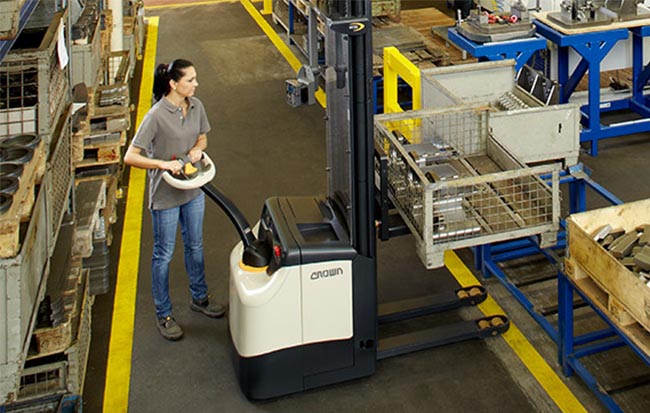 電動堆高車出租 電動堆高車出租